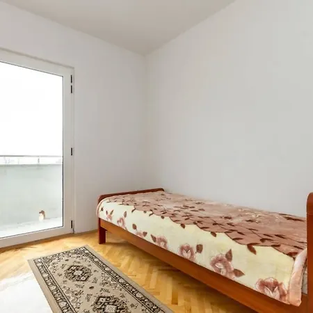 With A Parking Space Kastel Stari, - 11571 شقة *
