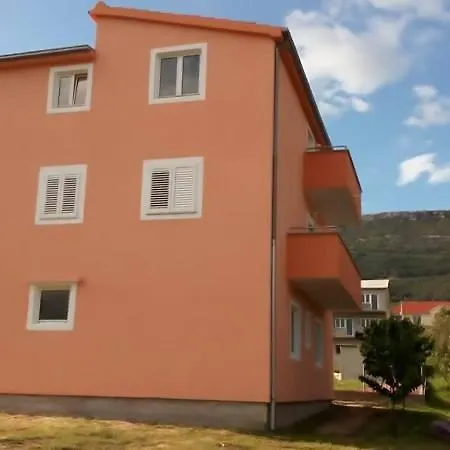 شقة With A Parking Space Kastel Stari, - 11571 *