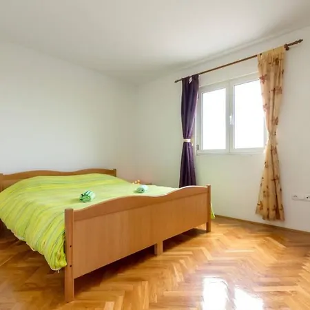 With A Parking Space Kastel Stari, - 11571 *