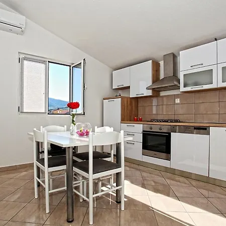 With A Parking Space Kastel Stari, - 11571 *