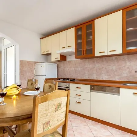 شقة With A Parking Space Kastel Stari, - 11571 *