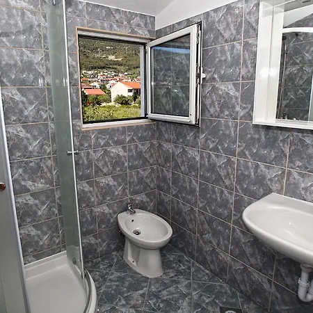 شقة With A Parking Space Kastel Stari, - 11571 *