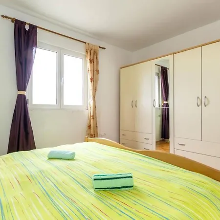 شقة With A Parking Space Kastel Stari, - 11571 *